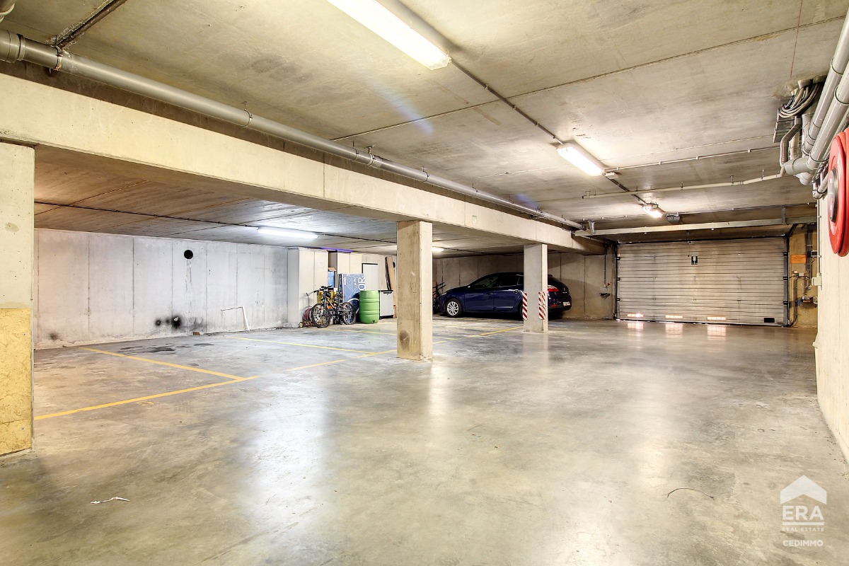 EMPLACEMENT DE PARKING INTERIEUR € 75 / month ERA